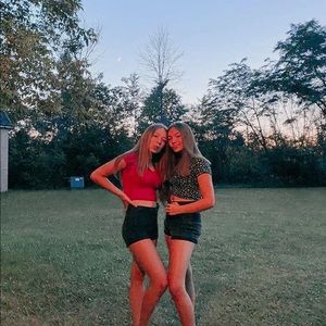 Meet your Posher, Adriana